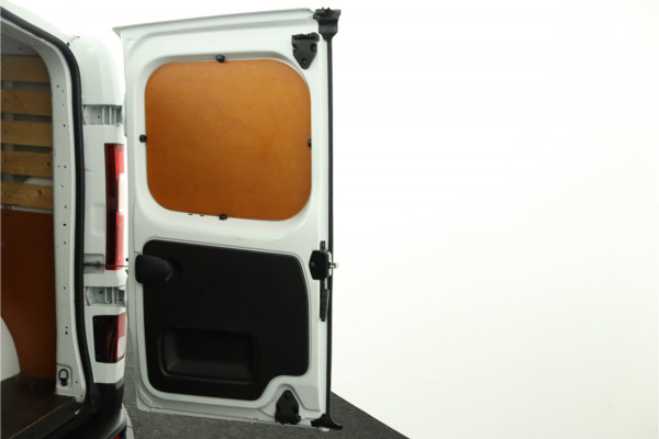 Renault Trafic 2.0 dCi 130 T30 L2H1 Luxe Excl. BTW Airco - Cruise Control - Bluetooth - Trekhaak - Parkeersensor Achter - Zijschuifdeur Rechts - 12 Maanden BOVAG Garantie