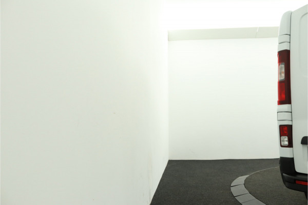 Renault Trafic 2.0 dCi 130 T30 L2H1 Luxe Excl. BTW Airco - Cruise Control - Bluetooth - Trekhaak - Parkeersensor Achter - Zijschuifdeur Rechts - 12 Maanden BOVAG Garantie