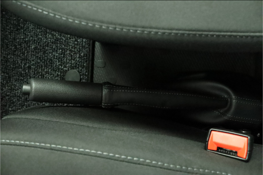 Renault Trafic 2.0 dCi 130 T30 L2H1 Luxe Excl. BTW Airco - Cruise Control - Bluetooth - Trekhaak - Parkeersensor Achter - Zijschuifdeur Rechts - 12 Maanden BOVAG Garantie