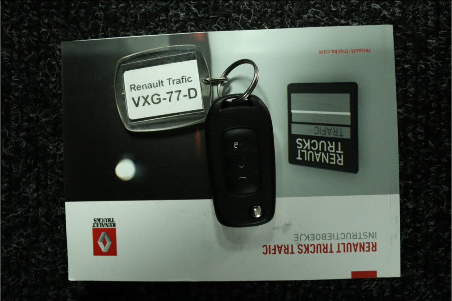 Renault Trafic 2.0 dCi 130 T30 L2H1 Luxe Excl. BTW Airco - Cruise Control - Bluetooth - Trekhaak - Parkeersensor Achter - Zijschuifdeur Rechts - 12 Maanden BOVAG Garantie