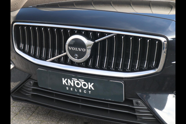 Volvo V60 2.0 T8 Plug-in hybrid AWD Ultimate Bright Automaat / Navigatiesysteem / Panoramadak / Trekhaak / Head-Up Display / Leder / Harman Kardon / Stoelverwarming / Achteruitrijcamera / Extra Getint Glas