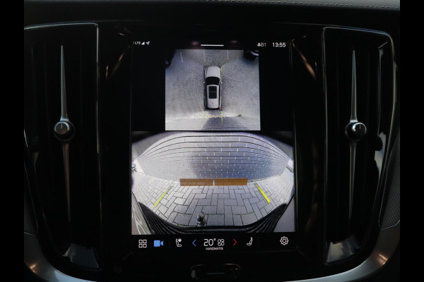 Volvo V60 2.0 T8 Plug-in hybrid AWD Ultimate Bright Automaat / Navigatiesysteem / Panoramadak / Trekhaak / Head-Up Display / Leder / Harman Kardon / Stoelverwarming / Achteruitrijcamera / Extra Getint Glas
