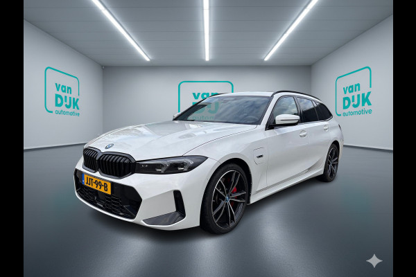 BMW 3 Serie Touring 320e Touring M-Sport PRO PHEV NAVIGATIE 360 CAMERA SPORT STOELEN HALF LEDEREN BEKLEDING BLACK STYLE