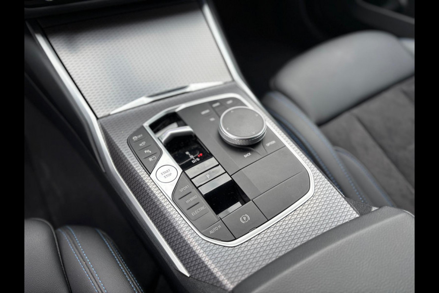 BMW 3 Serie Touring 320e Touring M-Sport PRO PHEV NAVIGATIE 360 CAMERA SPORT STOELEN HALF LEDEREN BEKLEDING BLACK STYLE