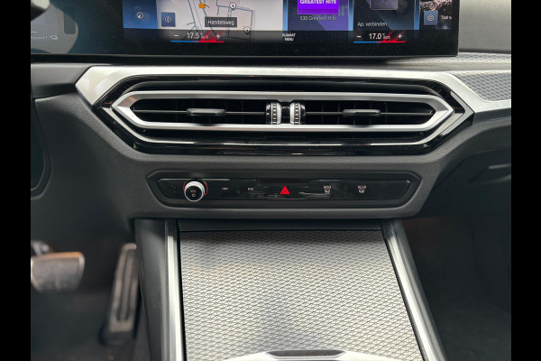 BMW 3 Serie Touring 320e Touring M-Sport PRO PHEV NAVIGATIE 360 CAMERA SPORT STOELEN HALF LEDEREN BEKLEDING BLACK STYLE