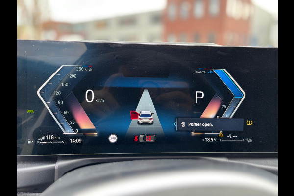 BMW 3 Serie Touring 320e Touring M-Sport PRO PHEV NAVIGATIE 360 CAMERA SPORT STOELEN HALF LEDEREN BEKLEDING BLACK STYLE