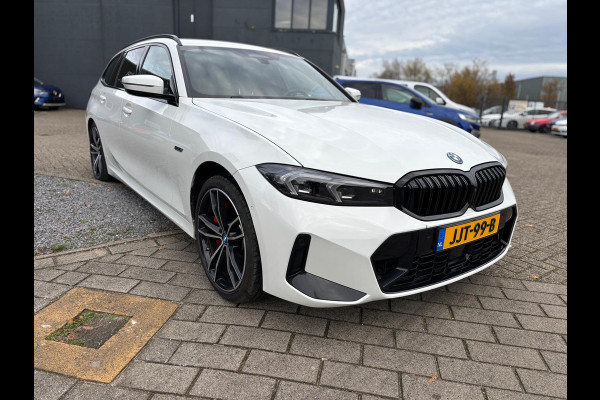 BMW 3 Serie Touring 320e Touring M-Sport PRO PHEV NAVIGATIE 360 CAMERA SPORT STOELEN HALF LEDEREN BEKLEDING BLACK STYLE
