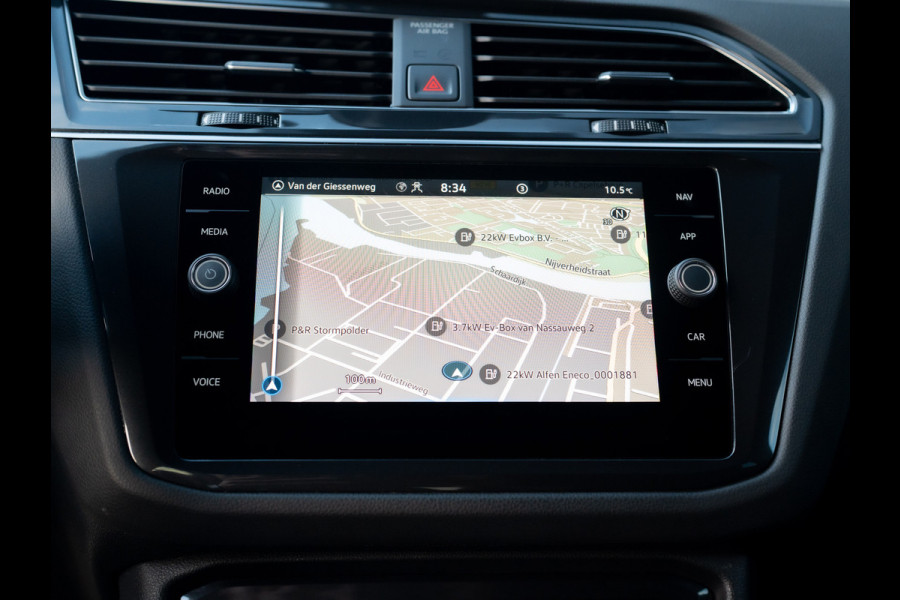 Volkswagen Tiguan 1.5 TSI R-Line Business+ | Side Assist | Keyless | 20'' | Camera | Elk. A-klep | IQ Light | Prijs Rijklaar!!