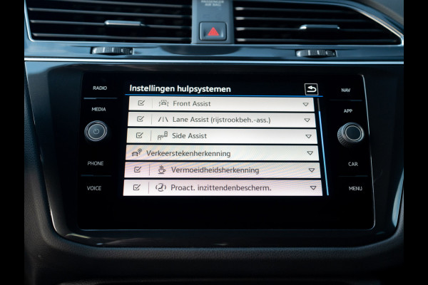 Volkswagen Tiguan 1.5 TSI R-Line Business+ | Side Assist | Keyless | 20'' | Camera | Elk. A-klep | IQ Light | Prijs Rijklaar!!
