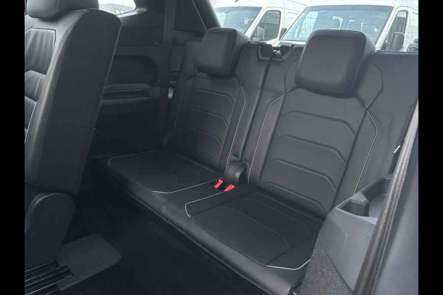 Volkswagen Tiguan Allspace 1.5 TSI Highline Business R 7p. | Pano | Leer | Trekhaak | 360 Camera | Stoelverwarming