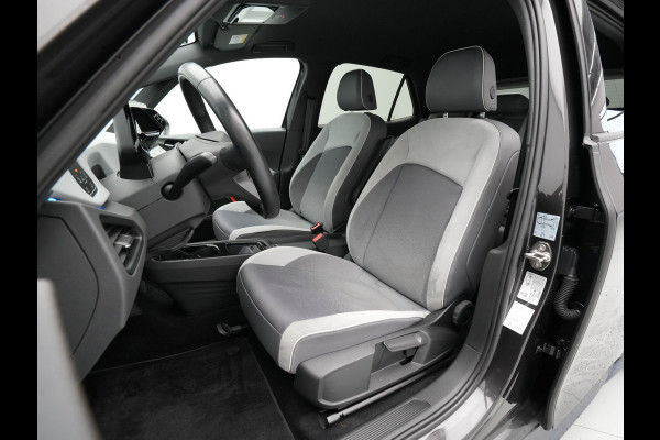 Volkswagen ID.3 First Plus 58 kWh 204pk Navigatie Camera Stoel/Stuurverwarming Carplay Pdc 2