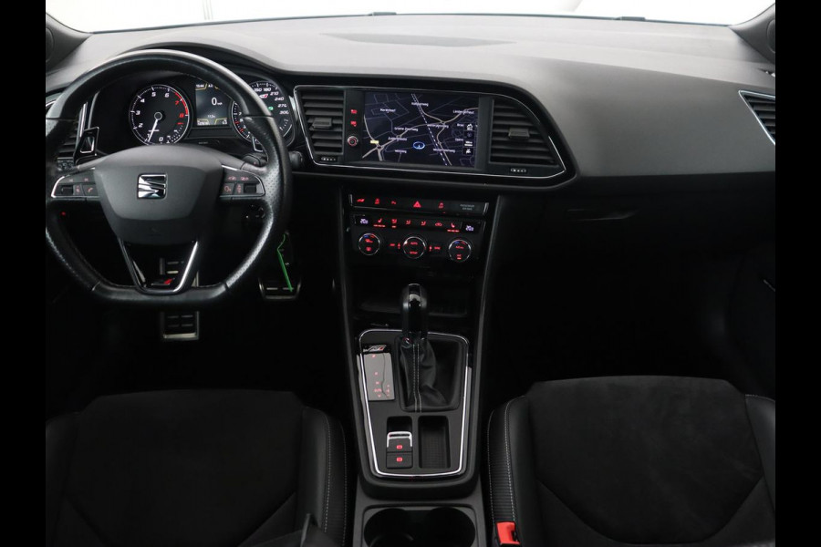 Seat Leon 2.0 TSI Cupra 300 | Panoramadak | Stoelverwarming | Carplay | Camera | Leder/Alcanatara | Full LED | Sfeerverlichting | 19'' | Navigatie | Climate control | Parkeerhulp | Cruise control