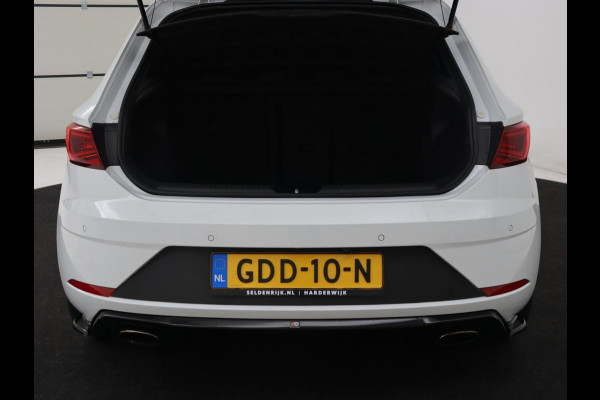 Seat Leon 2.0 TSI Cupra 300 | Panoramadak | Stoelverwarming | Carplay | Camera | Leder/Alcanatara | Full LED | Sfeerverlichting | 19'' | Navigatie | Climate control | Parkeerhulp | Cruise control