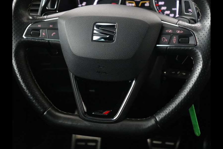 Seat Leon 2.0 TSI Cupra 300 | Panoramadak | Stoelverwarming | Carplay | Camera | Leder/Alcanatara | Full LED | Sfeerverlichting | 19'' | Navigatie | Climate control | Parkeerhulp | Cruise control