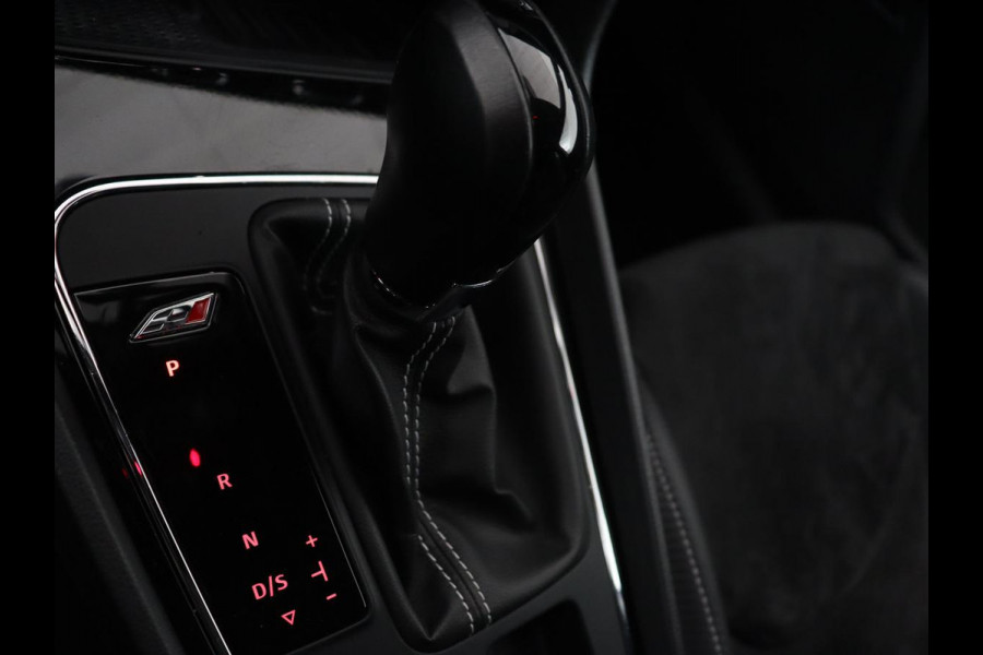 Seat Leon 2.0 TSI Cupra 300 | Panoramadak | Stoelverwarming | Carplay | Camera | Leder/Alcanatara | Full LED | Sfeerverlichting | 19'' | Navigatie | Climate control | Parkeerhulp | Cruise control