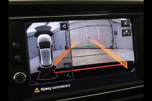 Seat Leon 2.0 TSI Cupra 300 | Panoramadak | Stoelverwarming | Carplay | Camera | Leder/Alcanatara | Full LED | Sfeerverlichting | 19'' | Navigatie | Climate control | Parkeerhulp | Cruise control
