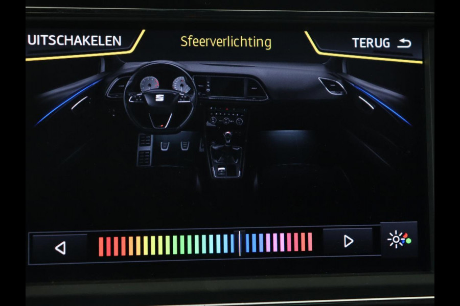 Seat Leon 2.0 TSI Cupra 300 | Panoramadak | Stoelverwarming | Carplay | Camera | Leder/Alcanatara | Full LED | Sfeerverlichting | 19'' | Navigatie | Climate control | Parkeerhulp | Cruise control