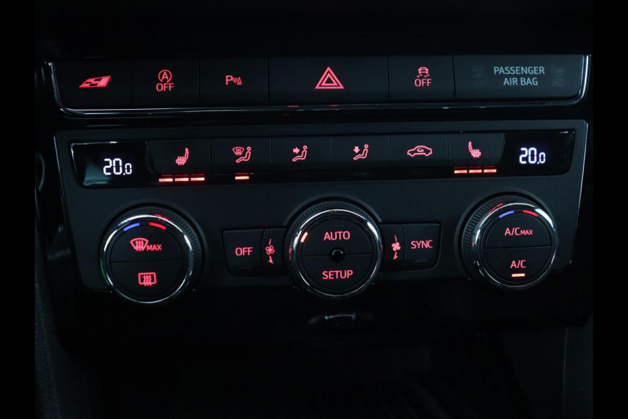 Seat Leon 2.0 TSI Cupra 300 | Panoramadak | Stoelverwarming | Carplay | Camera | Leder/Alcanatara | Full LED | Sfeerverlichting | 19'' | Navigatie | Climate control | Parkeerhulp | Cruise control