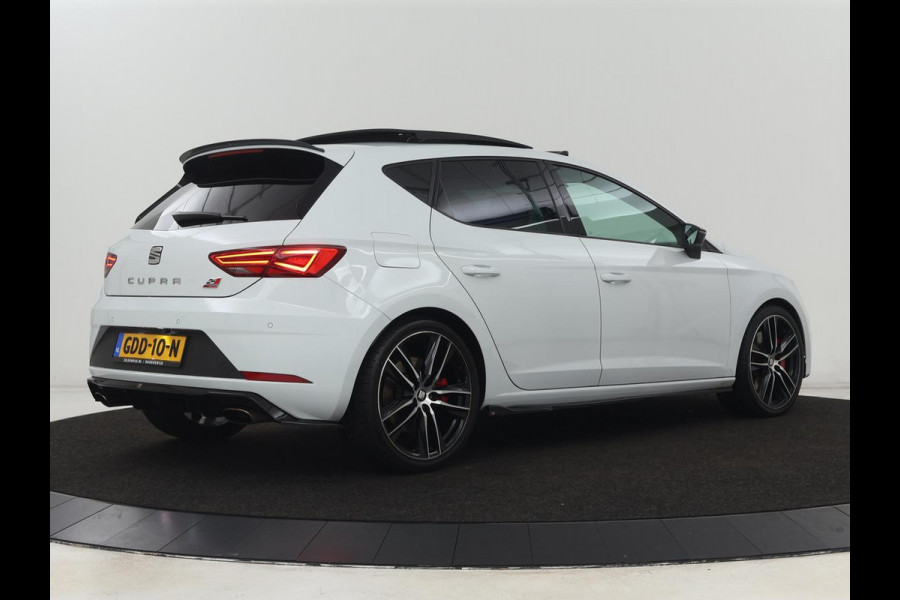Seat Leon 2.0 TSI Cupra 300 | Panoramadak | Stoelverwarming | Carplay | Camera | Leder/Alcanatara | Full LED | Sfeerverlichting | 19'' | Navigatie | Climate control | Parkeerhulp | Cruise control