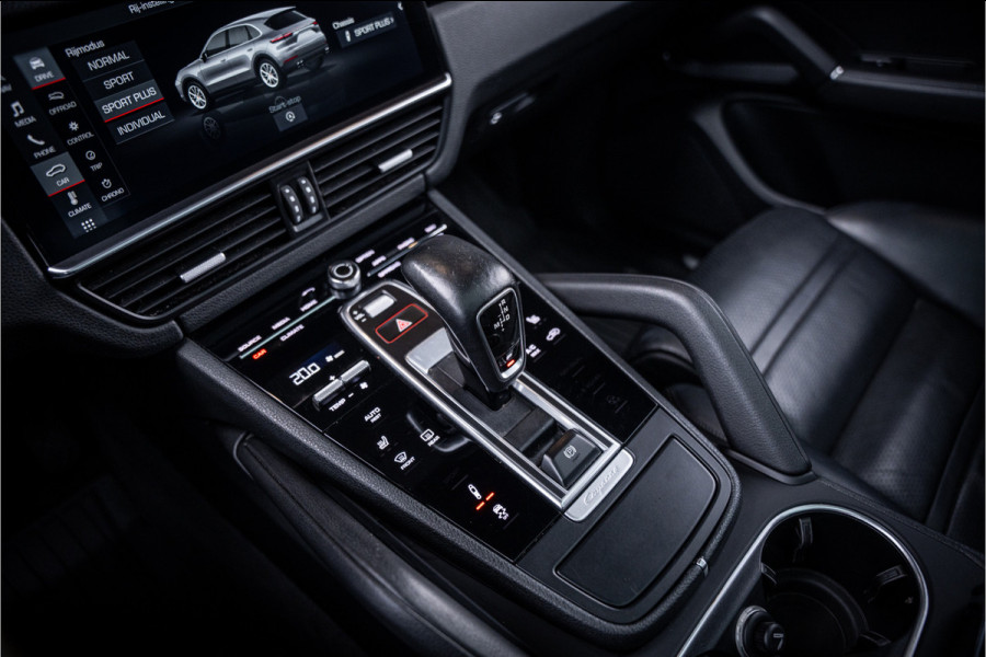 Porsche Cayenne 3.0 - Sport Chrono + | Panorama | Memory | Luchtvering