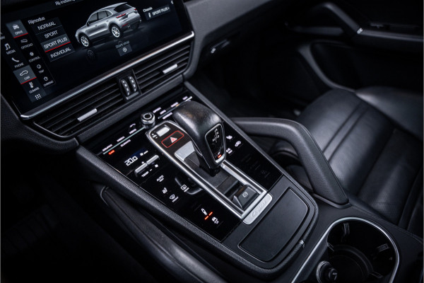 Porsche Cayenne 3.0 - Sport Chrono + | Panorama | Memory | Luchtvering
