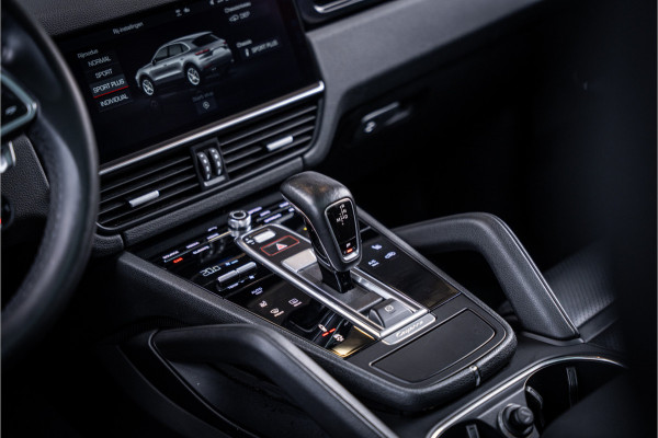 Porsche Cayenne 3.0 - Sport Chrono + | Panorama | Memory | Luchtvering