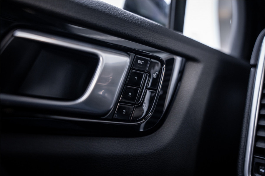 Porsche Cayenne 3.0 - Sport Chrono + | Panorama | Memory | Luchtvering