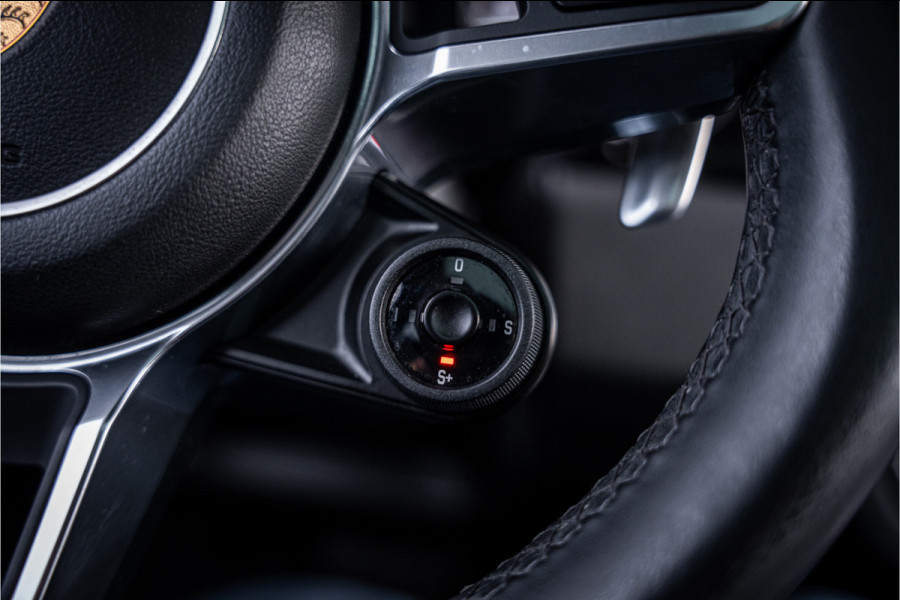 Porsche Cayenne 3.0 - Sport Chrono + | Panorama | Memory | Luchtvering