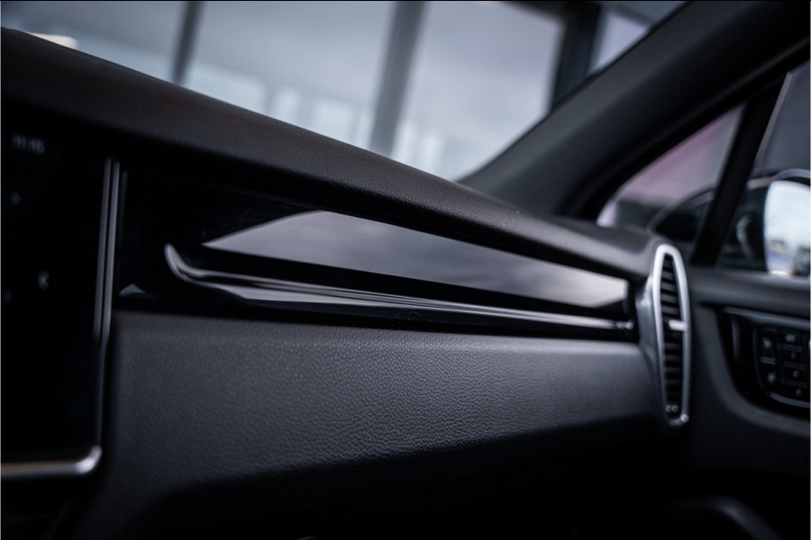 Porsche Cayenne 3.0 - Sport Chrono + | Panorama | Memory | Luchtvering