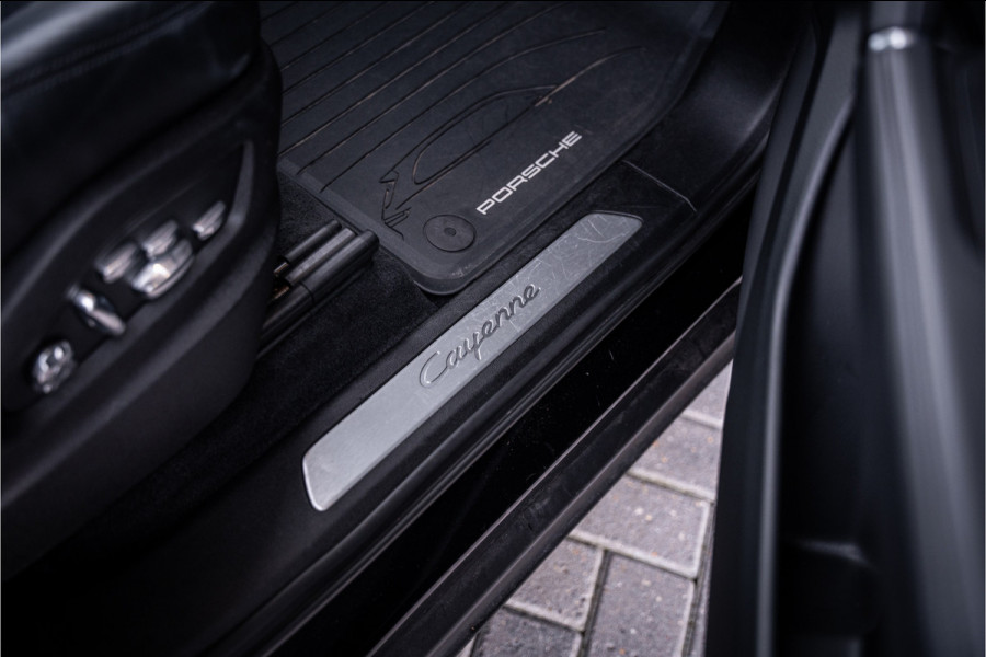 Porsche Cayenne 3.0 - Sport Chrono + | Panorama | Memory | Luchtvering