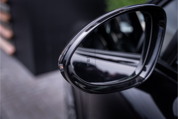 Porsche Cayenne 3.0 - Sport Chrono + | Panorama | Memory | Luchtvering