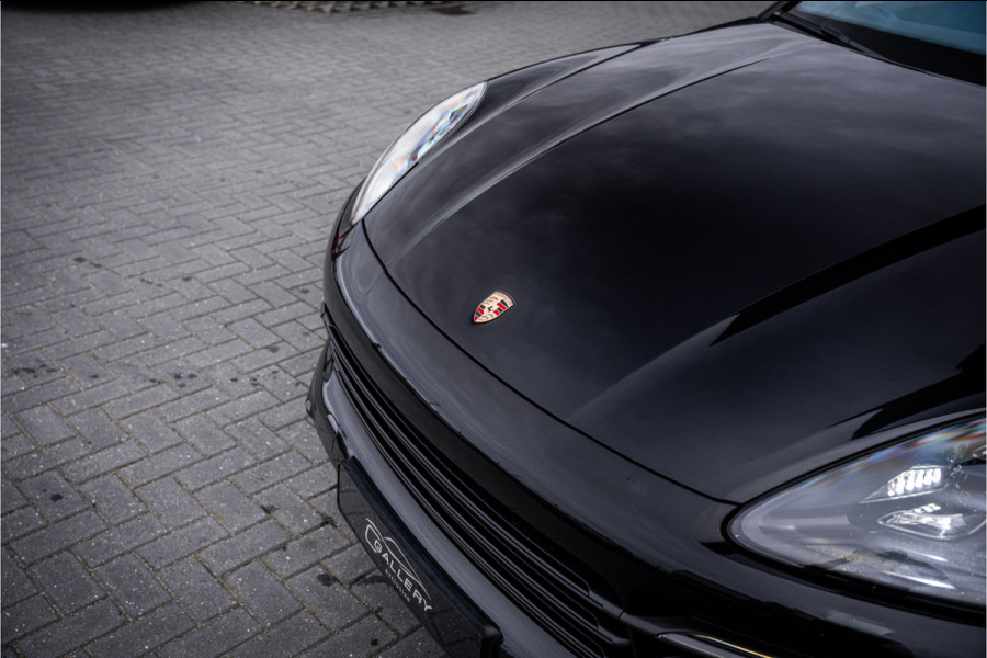 Porsche Cayenne 3.0 - Sport Chrono + | Panorama | Memory | Luchtvering