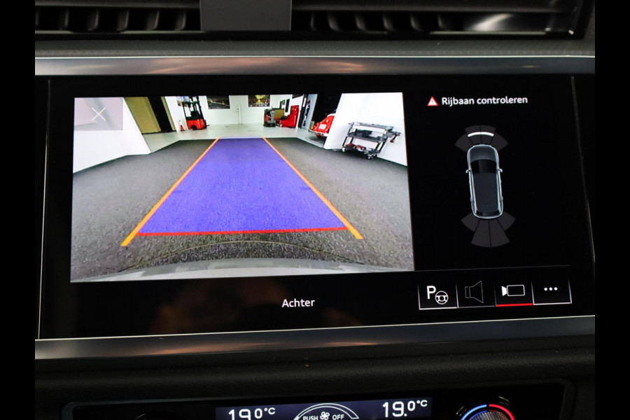 Audi Q3 35 TFSI Advanced Edition 150 pk S-tronic | Verlengde garantie | Navigatie | Gratis Winterset | Achteruitrijcamera | LED koplampen | Stoelverwarming |