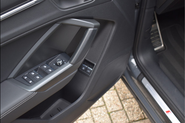 Audi Q3 Sportback 45 TFSI e S-Line 245 Pk Navi Leder Sfeer Keyless Trekhaak Matrix Nano Grijs Metallic