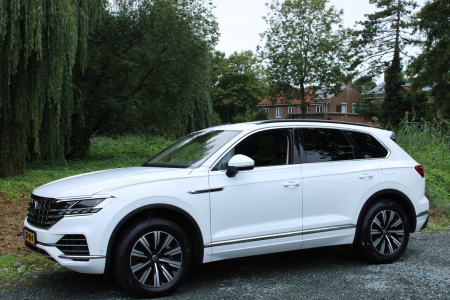 Volkswagen Touareg 3.0 TSi eHybrid ATMOSPHERE 4MOTION TREKHAAK/HEAD-UP/PANORAMADAK