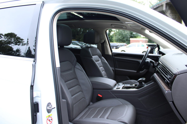 Volkswagen Touareg 3.0 TSi eHybrid ATMOSPHERE 4MOTION TREKHAAK/HEAD-UP/PANORAMADAK