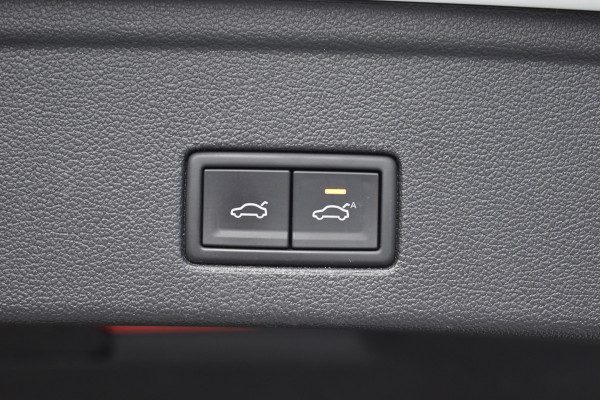 Volkswagen Touareg 3.0 TSi eHybrid ATMOSPHERE 4MOTION TREKHAAK/HEAD-UP/PANORAMADAK