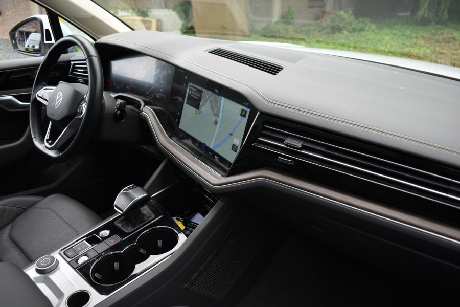 Volkswagen Touareg 3.0 TSi eHybrid ATMOSPHERE 4MOTION TREKHAAK/HEAD-UP/PANORAMADAK