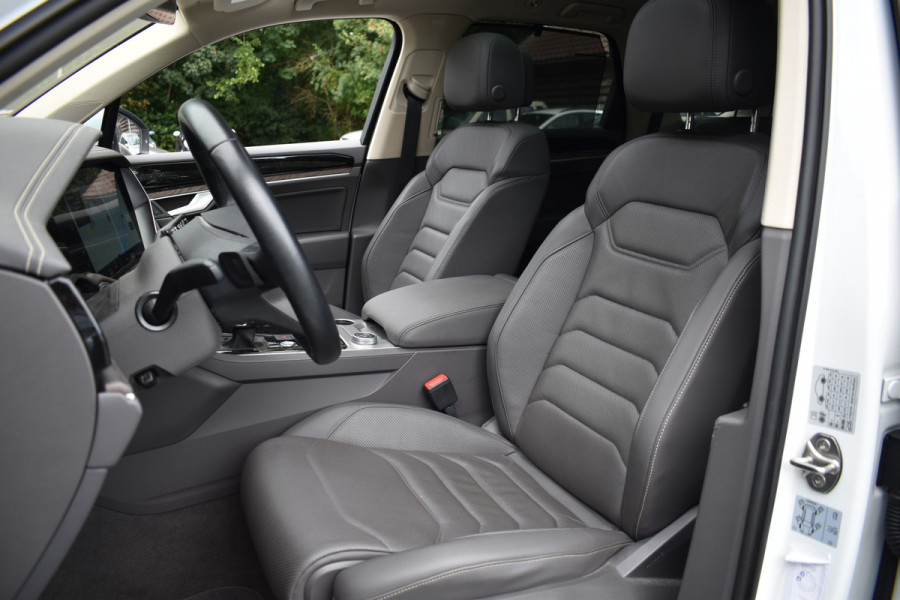 Volkswagen Touareg 3.0 TSi eHybrid ATMOSPHERE 4MOTION TREKHAAK/HEAD-UP/PANORAMADAK