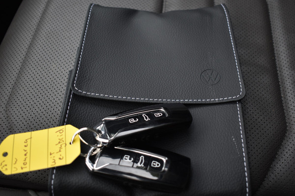 Volkswagen Touareg 3.0 TSi eHybrid ATMOSPHERE 4MOTION TREKHAAK/HEAD-UP/PANORAMADAK