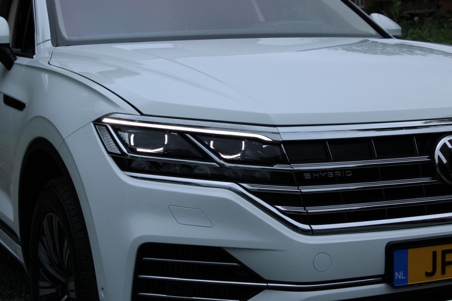 Volkswagen Touareg 3.0 TSi eHybrid ATMOSPHERE 4MOTION TREKHAAK/HEAD-UP/PANORAMADAK