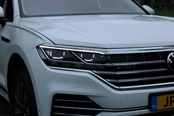 Volkswagen Touareg 3.0 TSi eHybrid ATMOSPHERE 4MOTION TREKHAAK/HEAD-UP/PANORAMADAK