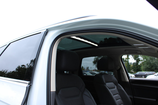 Volkswagen Touareg 3.0 TSi eHybrid ATMOSPHERE 4MOTION TREKHAAK/HEAD-UP/PANORAMADAK