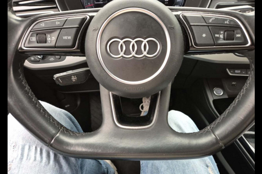 Audi A4 Avant 35 TFSI Aut. Business Sport | Trekhaak | Navi | Keyless |