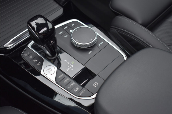 BMW X3 xDrive30e M-Sport Pakket 292 Pk Pano Leder Laser Led Trekhaak 27-12-2021 Model 2022