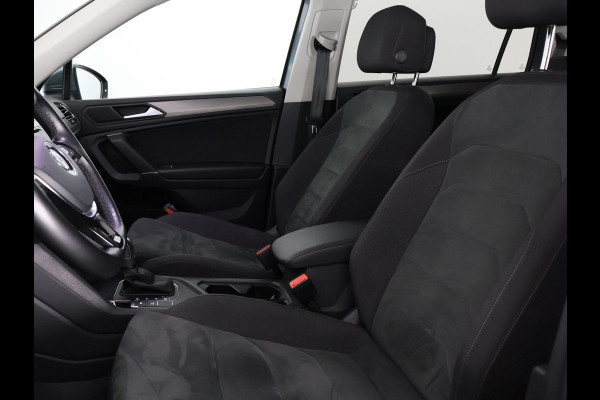 Volkswagen Tiguan Allspace 1.5 TSI AUTOMAAT.7 ZITS.GARANTIE 10-2030* PANODAK .PDC V+A. APPLE/ANDROID. STOELVERWARMING ETC ETC