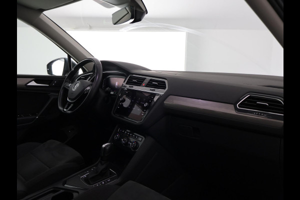Volkswagen Tiguan Allspace 1.5 TSI AUTOMAAT.7 ZITS.GARANTIE 10-2030* PANODAK .PDC V+A. APPLE/ANDROID. STOELVERWARMING ETC ETC