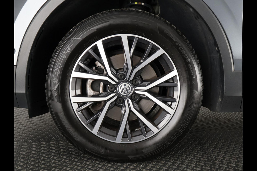 Volkswagen Tiguan Allspace 1.5 TSI AUTOMAAT.7 ZITS.GARANTIE 10-2030* PANODAK .PDC V+A. APPLE/ANDROID. STOELVERWARMING ETC ETC