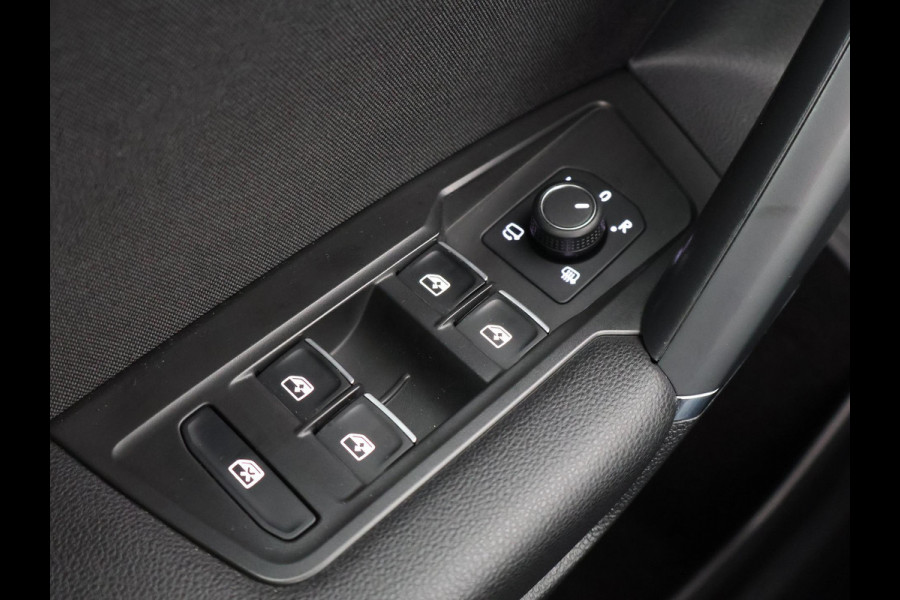Volkswagen Tiguan Allspace 1.5 TSI AUTOMAAT.7 ZITS.GARANTIE 10-2030* PANODAK .PDC V+A. APPLE/ANDROID. STOELVERWARMING ETC ETC