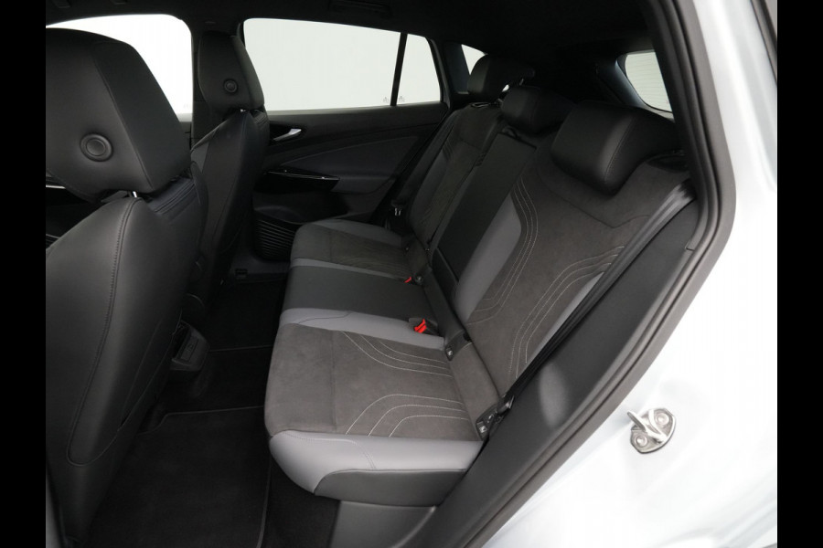 Volkswagen ID.4 Pro Business 77 kWh 286pk Navigatie Camera Stoelverwarming Acc 221
